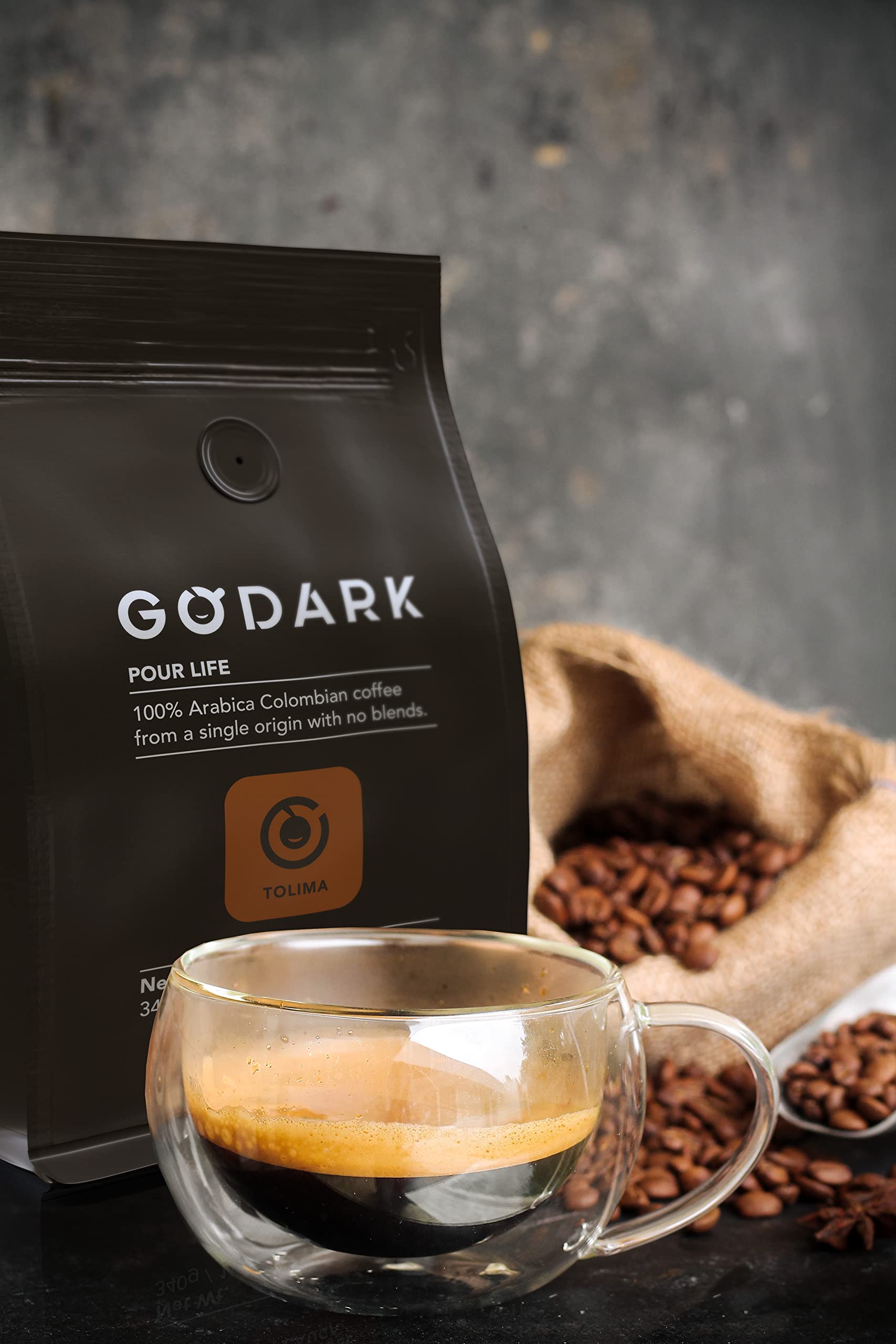 CRDダーク　約100ｇ Cadbury Premium Dark Canadian Chocolate Bar 3.5oz 100g Fresh